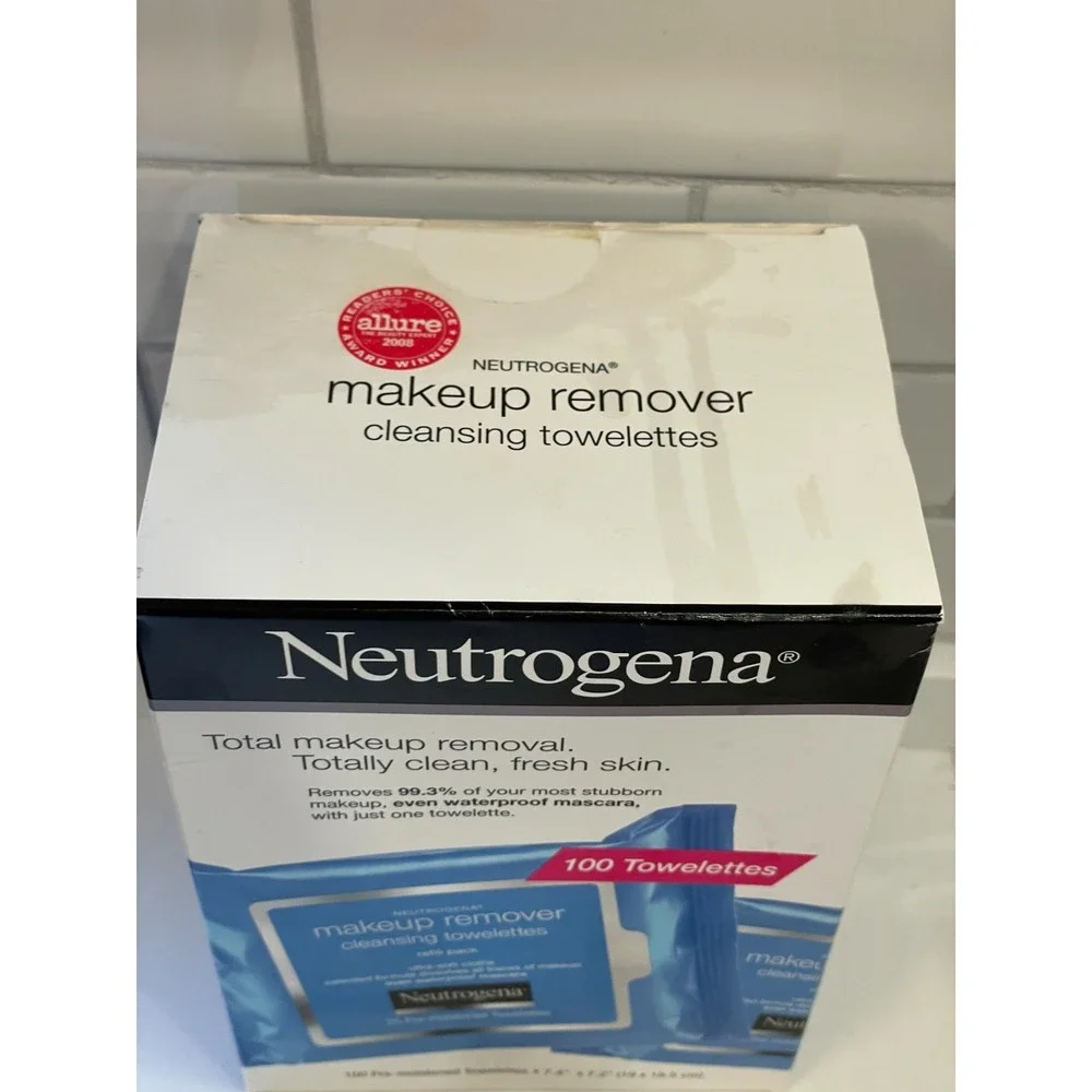 Neutrogena Makeup Remover Cleansing Towelettes‎ 100 Count 4 Refills Box Damage